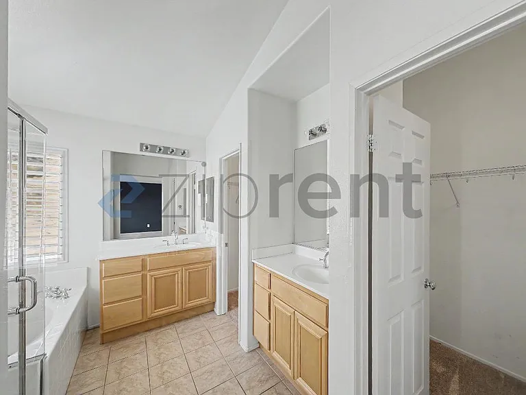 294 Kieswetter St — Photo 33