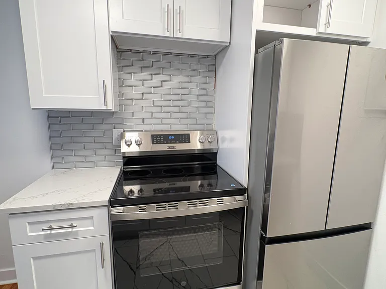 2345 Minor Ave E #9 — Photo 8