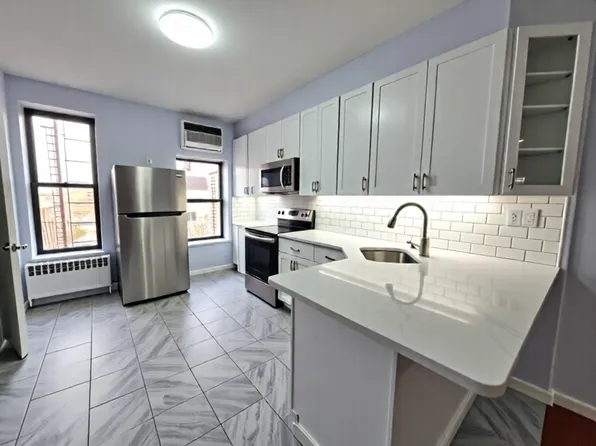 6014 4th Avenue image 2 of 22