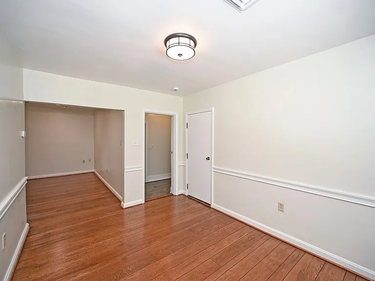 6904 Euclid Ave — Photo 14