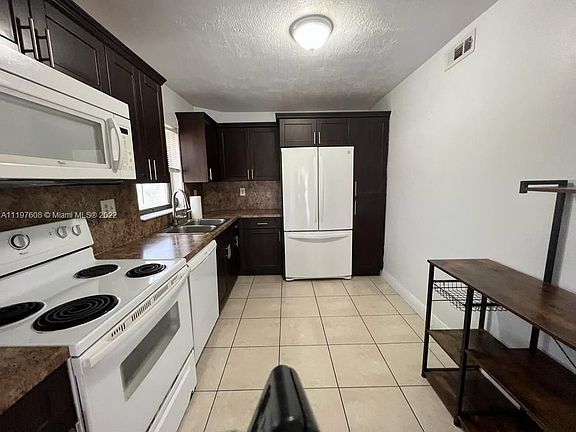 4th image of 20801 San Simeon Way APT 205
