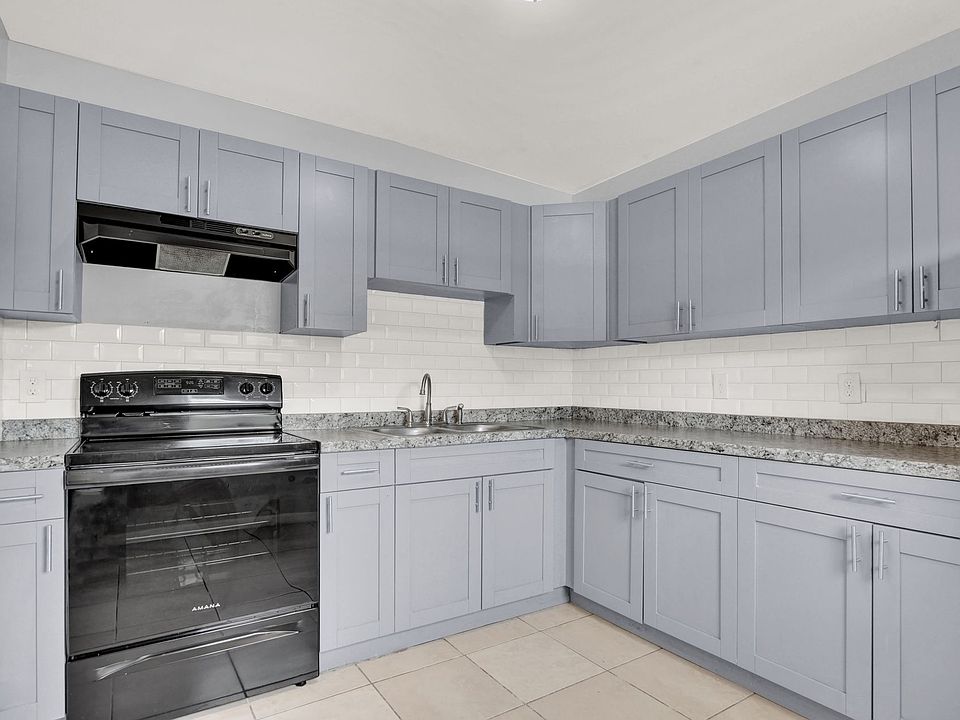 1st image of 3104-3210 Louisiana Ave #7