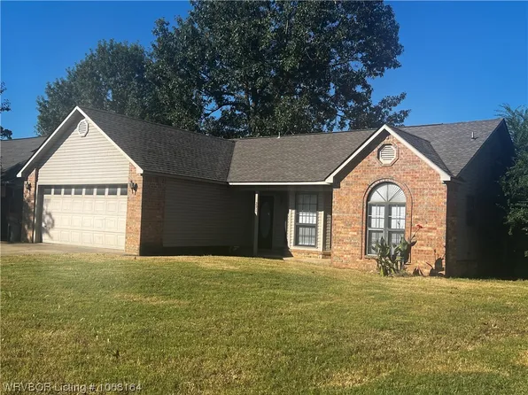 291 Juniper Dr, Greenwood, AR 72936