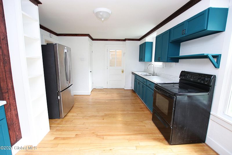 5th image of 5 Taft Place