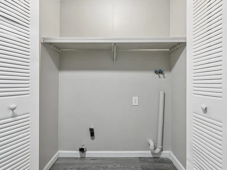 Winford Place Apartments — Photo 32