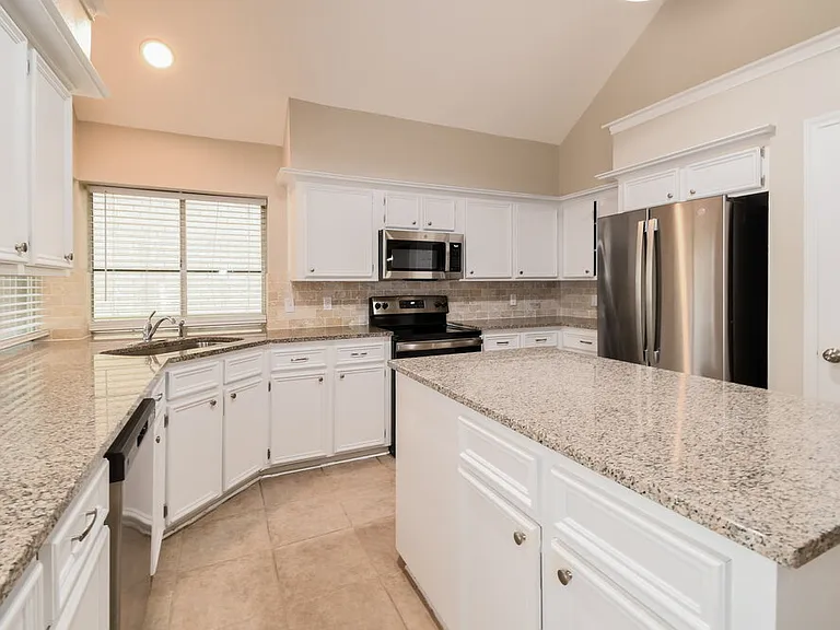 4765 Oakmont Ct — Photo 6