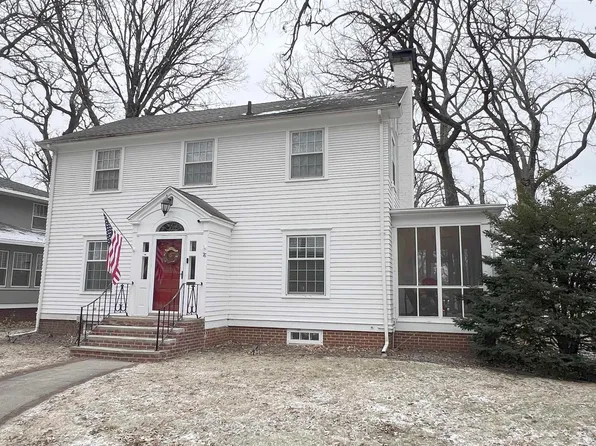 76 Linden Dr, Mason City, IA 50401