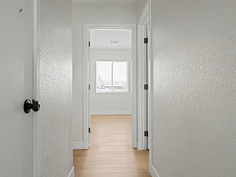 5162 Paradise Skies Ave — Photo 15