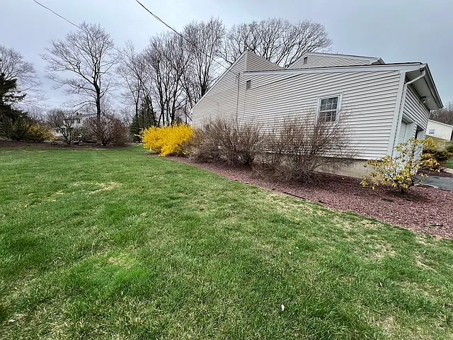 4 bed, 2.5 bath, 2309 sqft, $4,500 — Photo 4