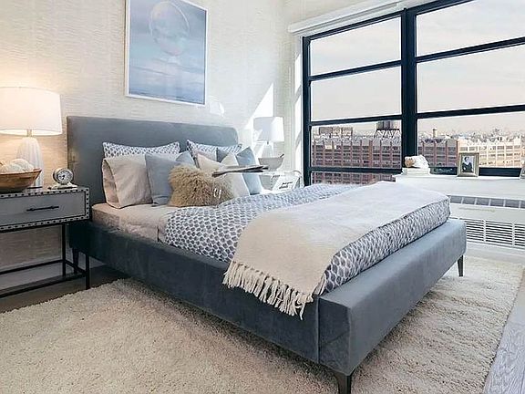 3rd image of 13-33 Jackson Ave #5F