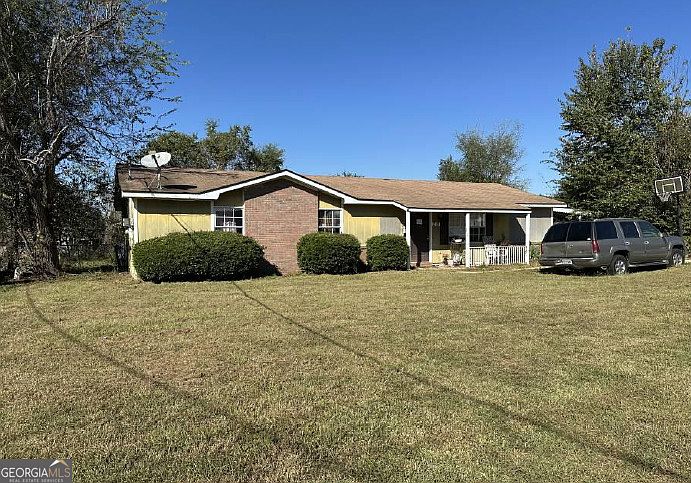 1st image of 218 Dahlia Dr