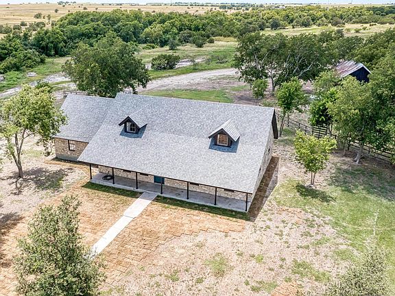 5th image of 2365 Hackberry Road