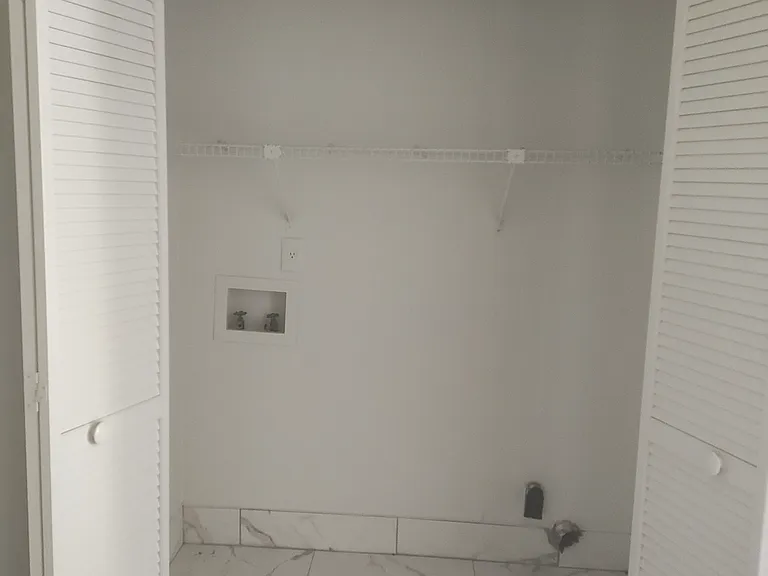 415 Williamsburg Way — Photo 12