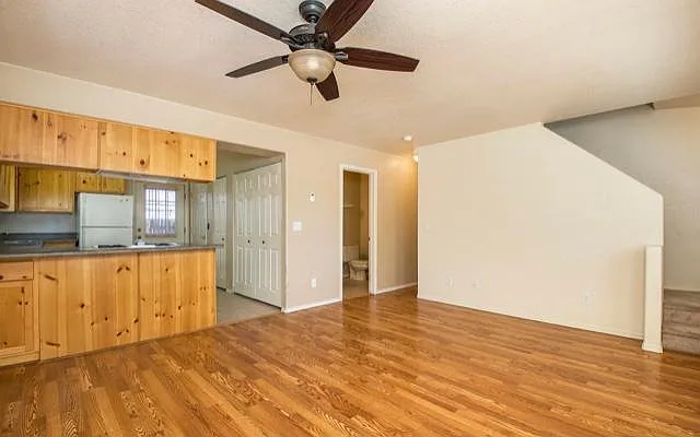 E Arrowhead Ave — Photo 2
