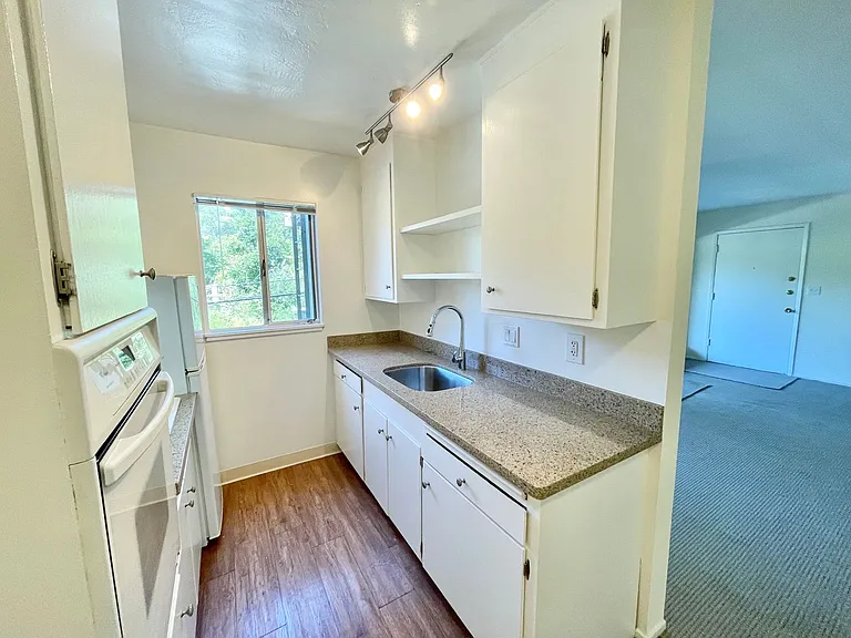 2378 Sir Francis Drake Blvd #5 — Photo 5
