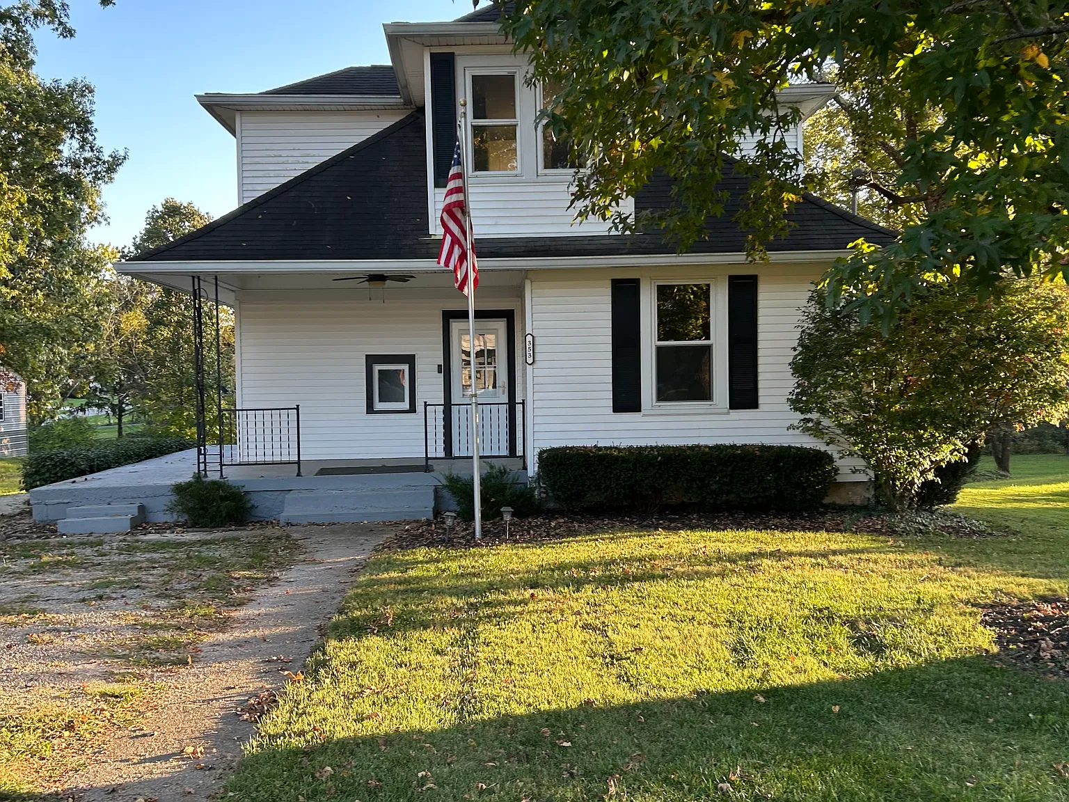 2 bed, 1092 sqft, $1,825 — Photo 1