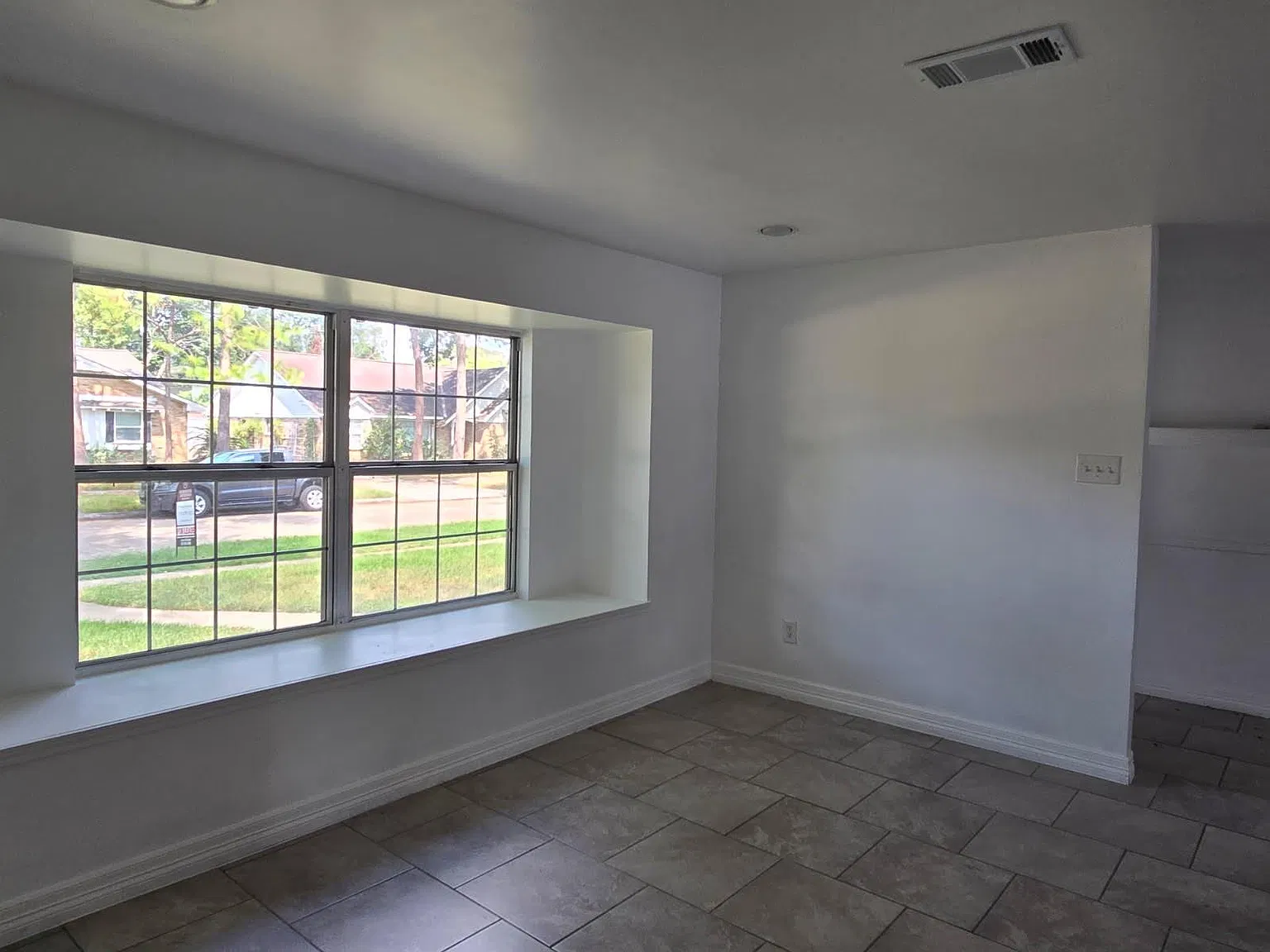 4 bed, 2.0 bath, 2111 sqft, $2,750 — Photo 3