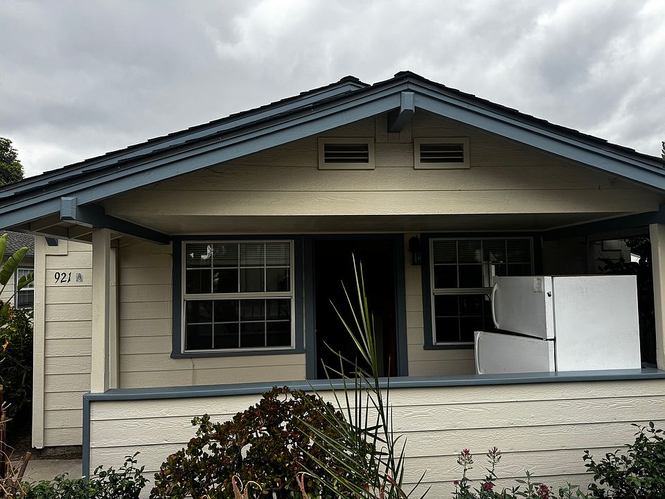 1st image of 917 E Gutierrez St #921A