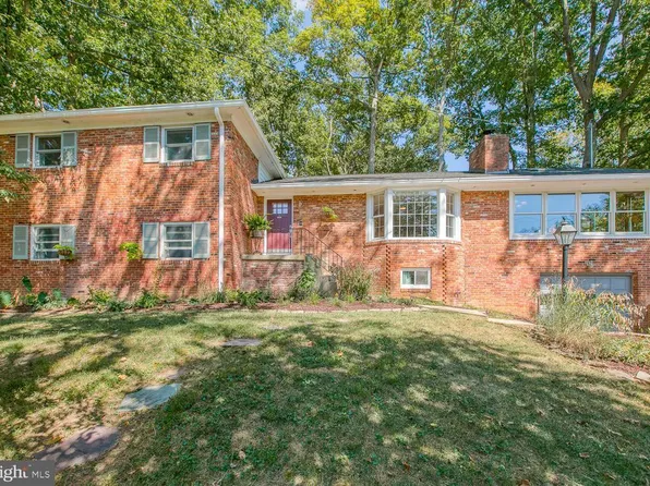 6334 Cavalier Corr, Falls Church, VA 22044