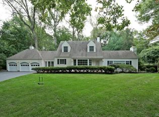 3 Whitfield Ln, Saint Louis, MO 63124