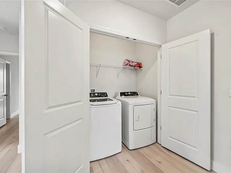 2878 Suncoast Plains Dr — Photo 38