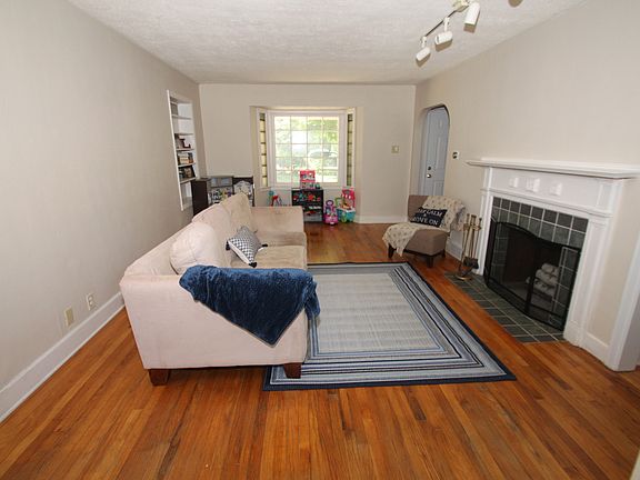 5th image of 1202 Park Terrace Dr