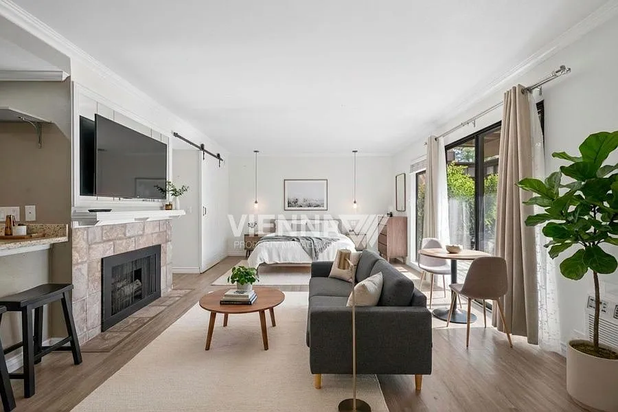 Studio, 1.0 bath, 484 sqft, $1,600 — Photo 3