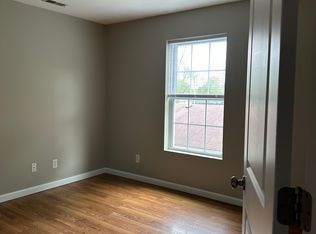 206 S Springfield St #E, Virden, IL 62690