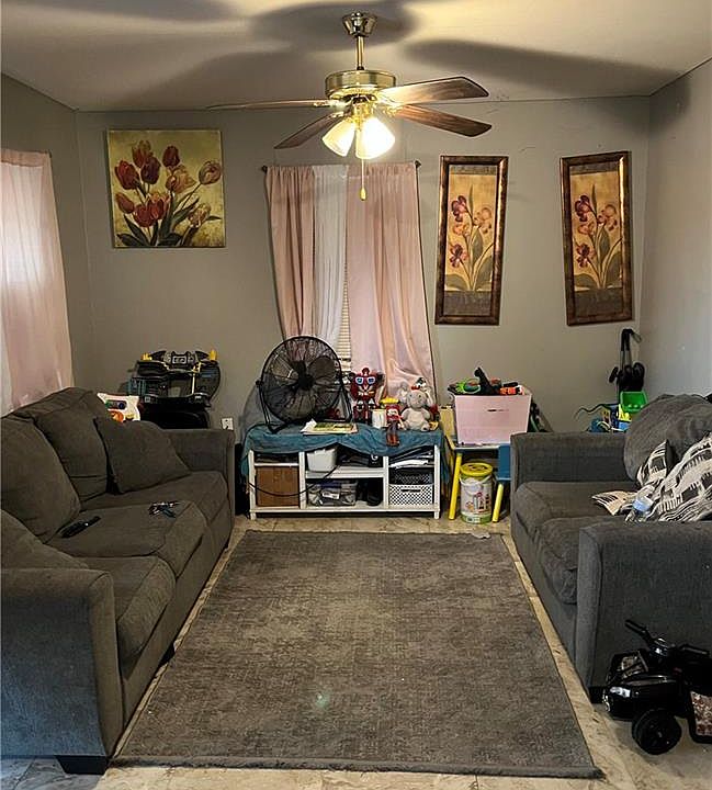 2nd image of 901 Truman Ave