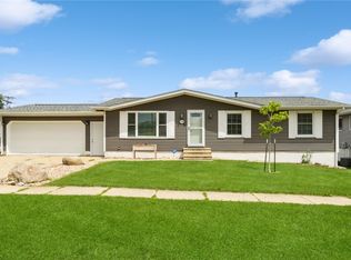 2160 Pleasantview Dr, Marion, IA 52302