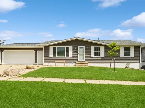 2160 Pleasantview Dr, Marion, IA 52302
