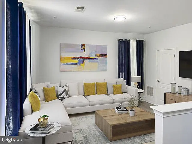 3 bed, 4.0 bath, 1520 sqft, $3,300 — Photo 3