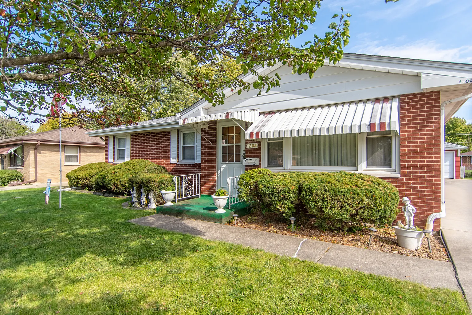 1204 N May St photo 1