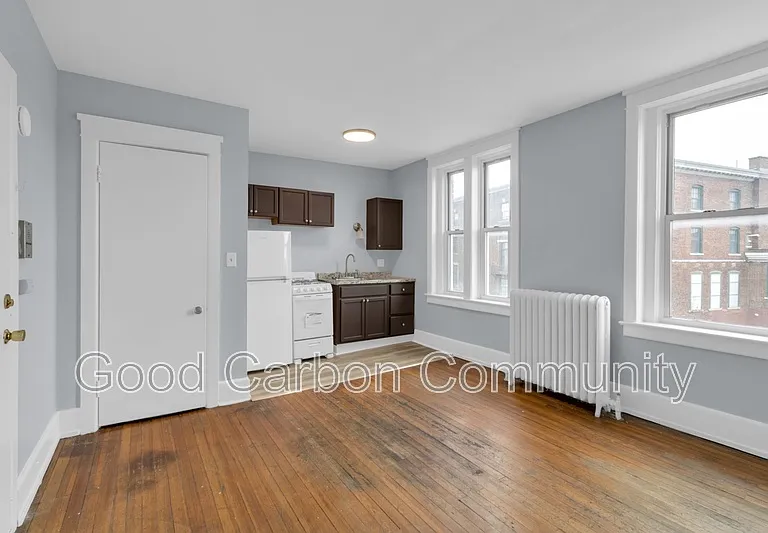 131 Allen St #15 — Photo 2