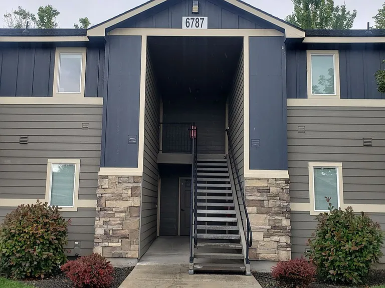 6787 W Irving St — Photo 1