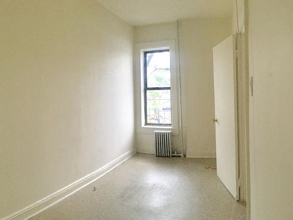 2nd image of 3544 Steinway St APT 3
