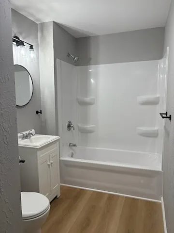 206 S West St — Photo 10