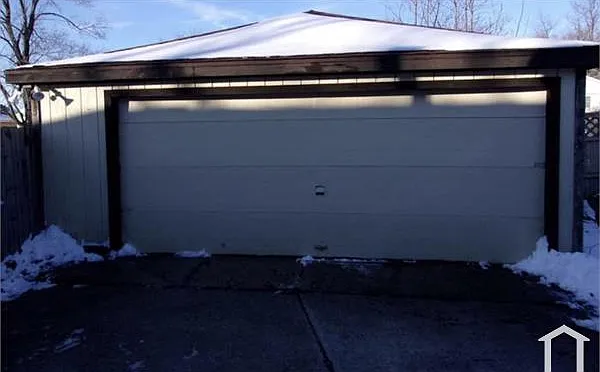 3 bed, 1100 sqft, $2,200 — Photo 4