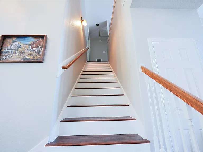 2422 Lansing Cir — Photo 19