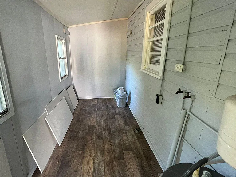 44 Elizabeth St — Photo 9