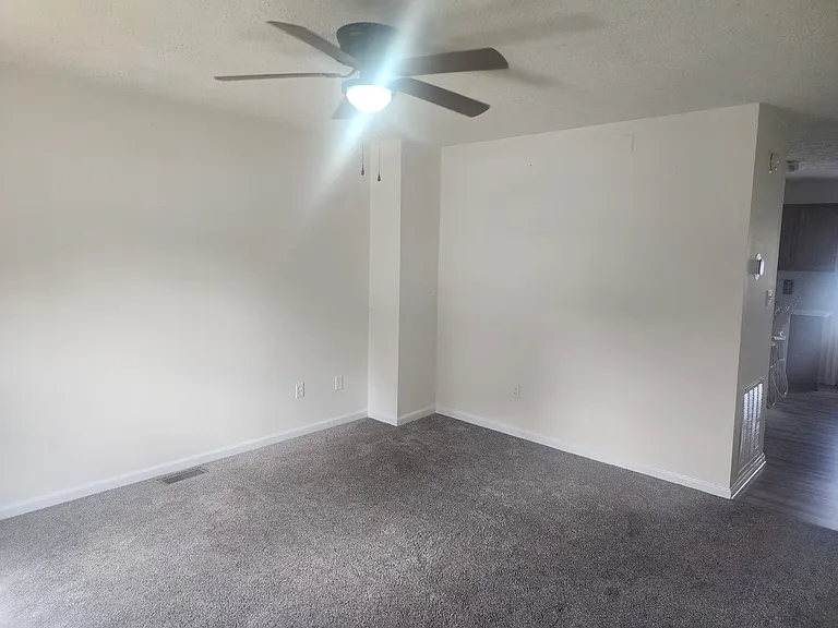1810 N Main St — Photo 5