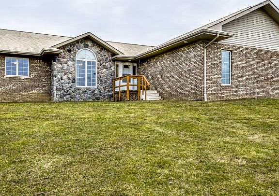 2nd image of 2829 Harneck Rd