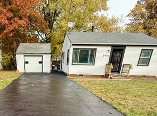 2401 Greenvale Rd, Cleveland, OH 44121