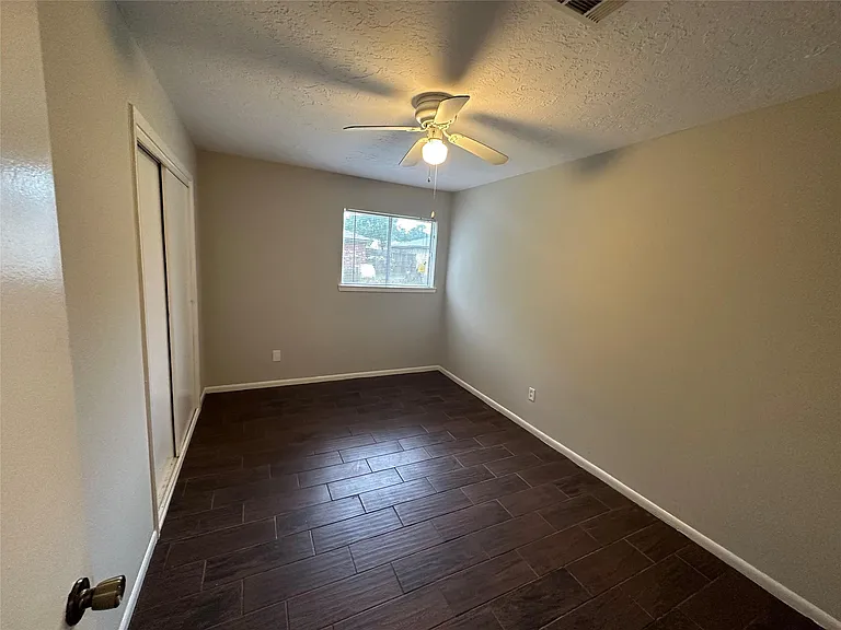 9939 Valley Park Dr — Photo 10