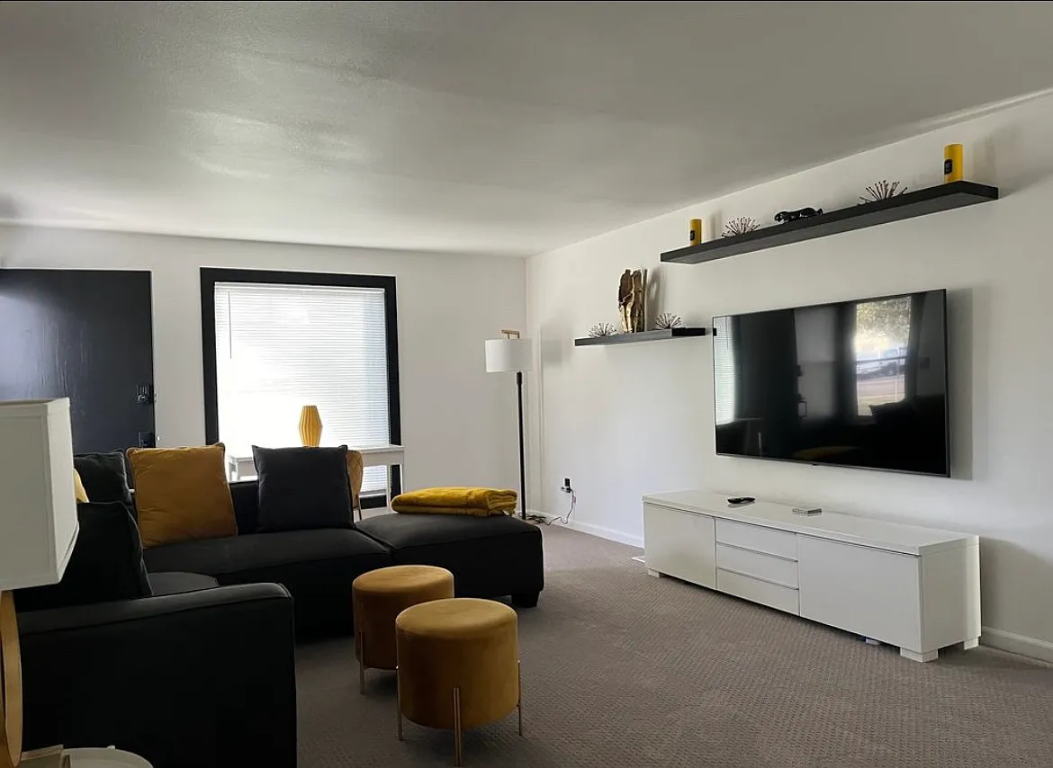 1 bed, 700 sqft, $2,000 — Photo 2