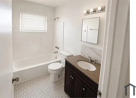 3701 SW 59th Ter #11 — Photo 5