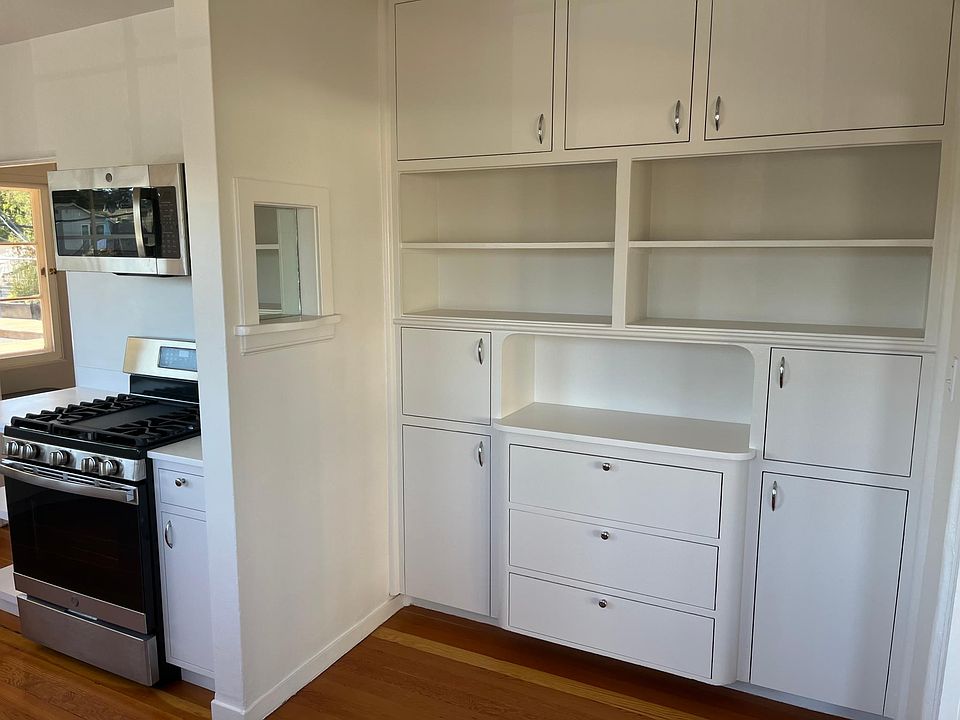 Built in dinette cabinets