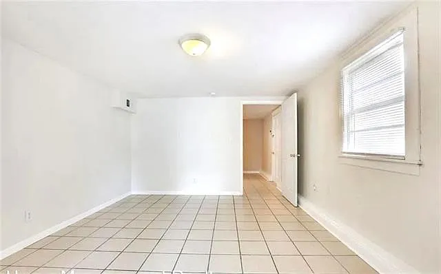 2820 Oreilly St #LOWER — Photo 4