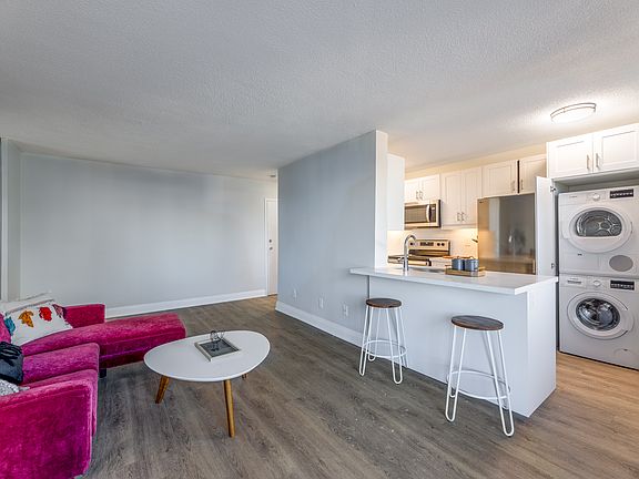 4th image of 150 Hughson St S #303