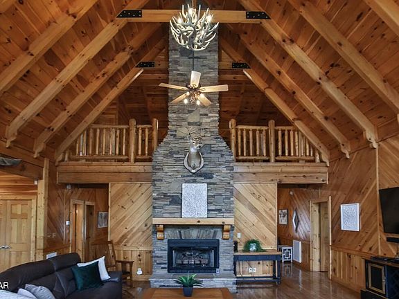 2nd image of 1531 Trappers Ridge Ln